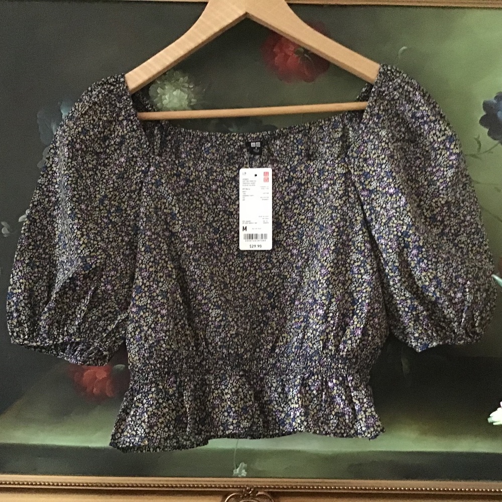 NWT Uniqlo Women’s floral printed puff sleeve Cropped Blouse Top Navy Size M